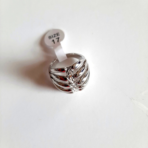 Silver Ring - Picture 2 of 4